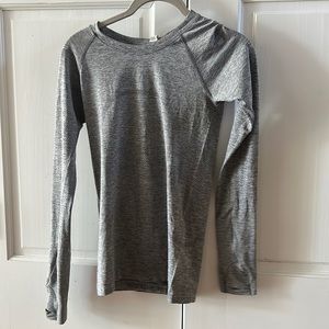 Perfect condition lululemon gray long sleeve top size 4